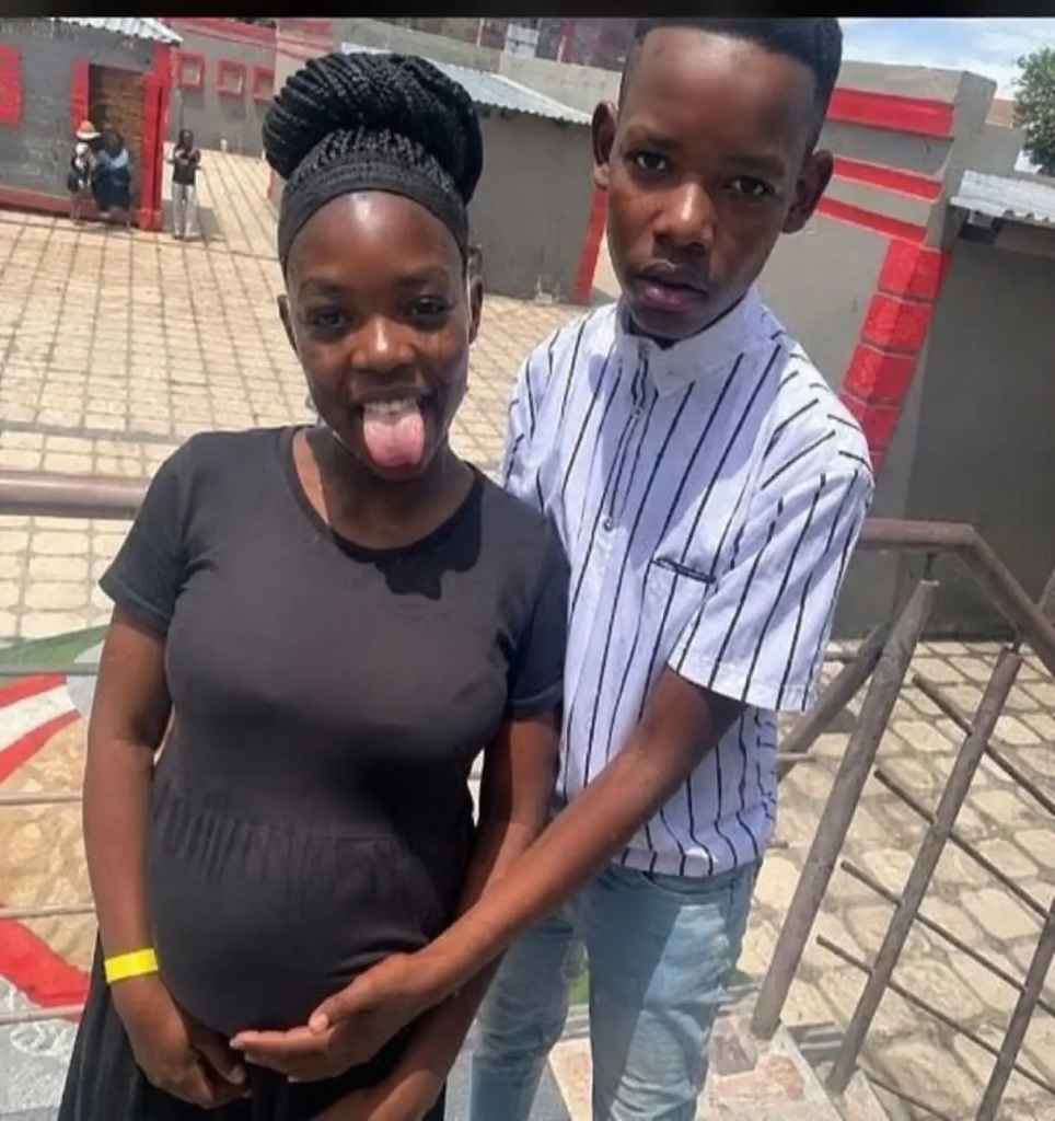 Back in 2010, She Became a Mother at Just 12 Years Old While He Became a Father at 15… But Wait Until You See What the Youngest Parents and Their Son Look Like Today Back in 2010, She Became a Mother at Just 12 Years Old While He Became a Father at 15… But Wait Until You See What the Youngest Parents and Their Son Look Like Today