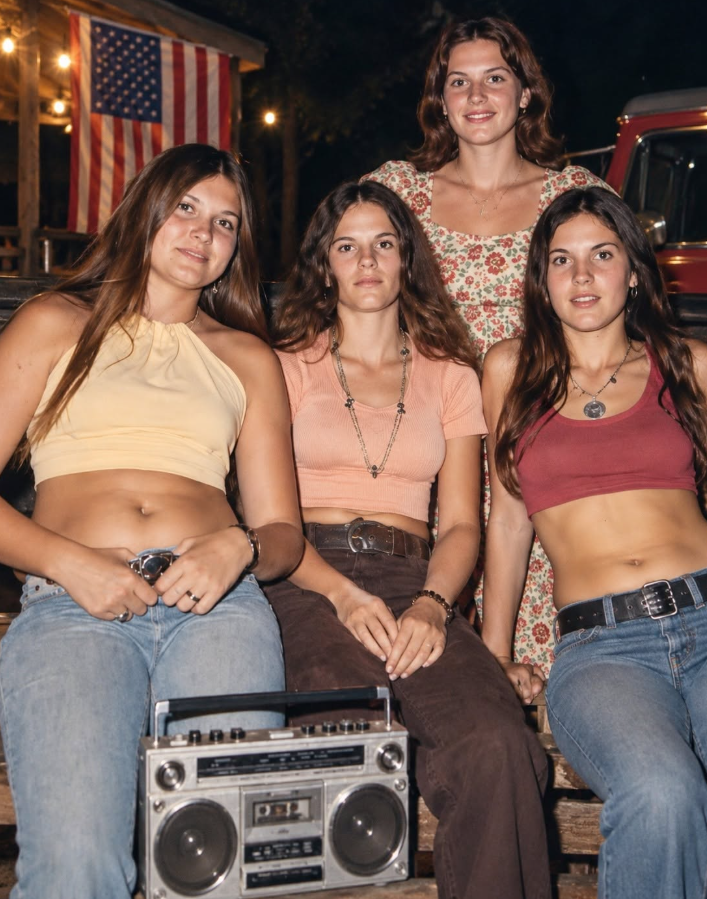 Women in the 1970s Look Closely. What Do You Notice First? Women in the 1970s Look Closely. What Do You Notice First?